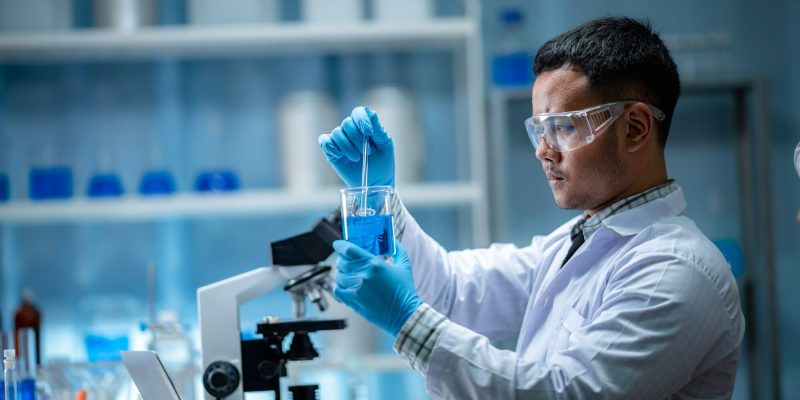 the-researchers-are-working-in-a-chemical-laboratory--e1722004665784